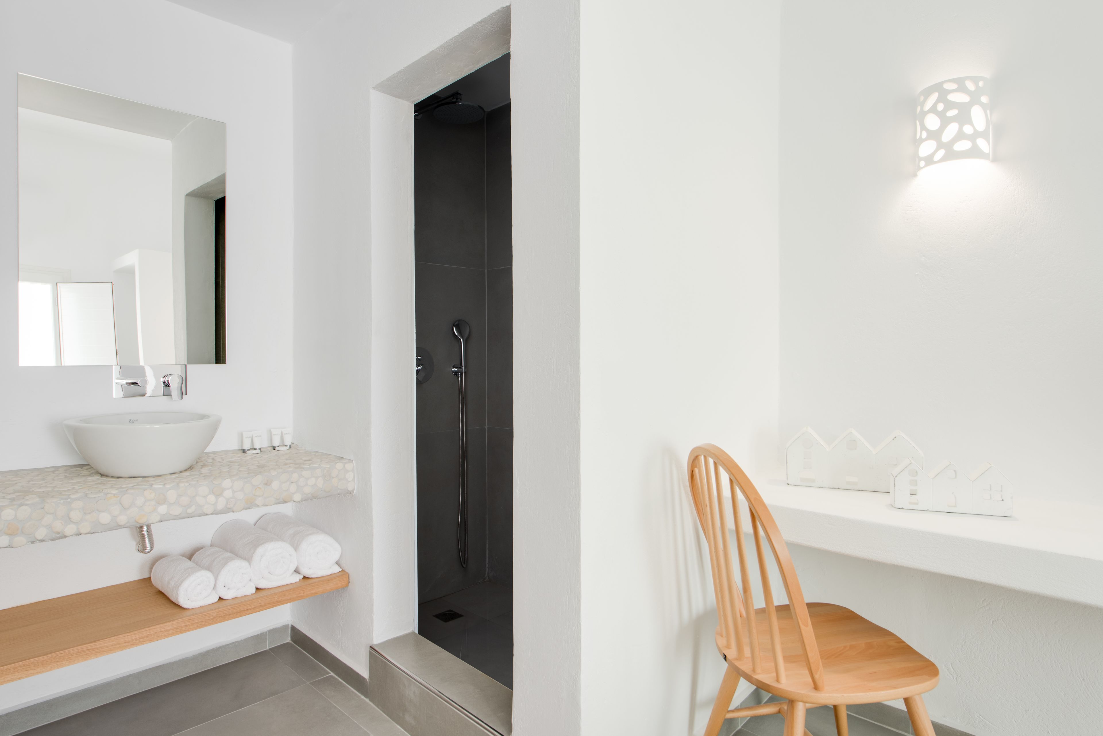 standard room | in-room safe, soundproofing, free wifi, bed sheets