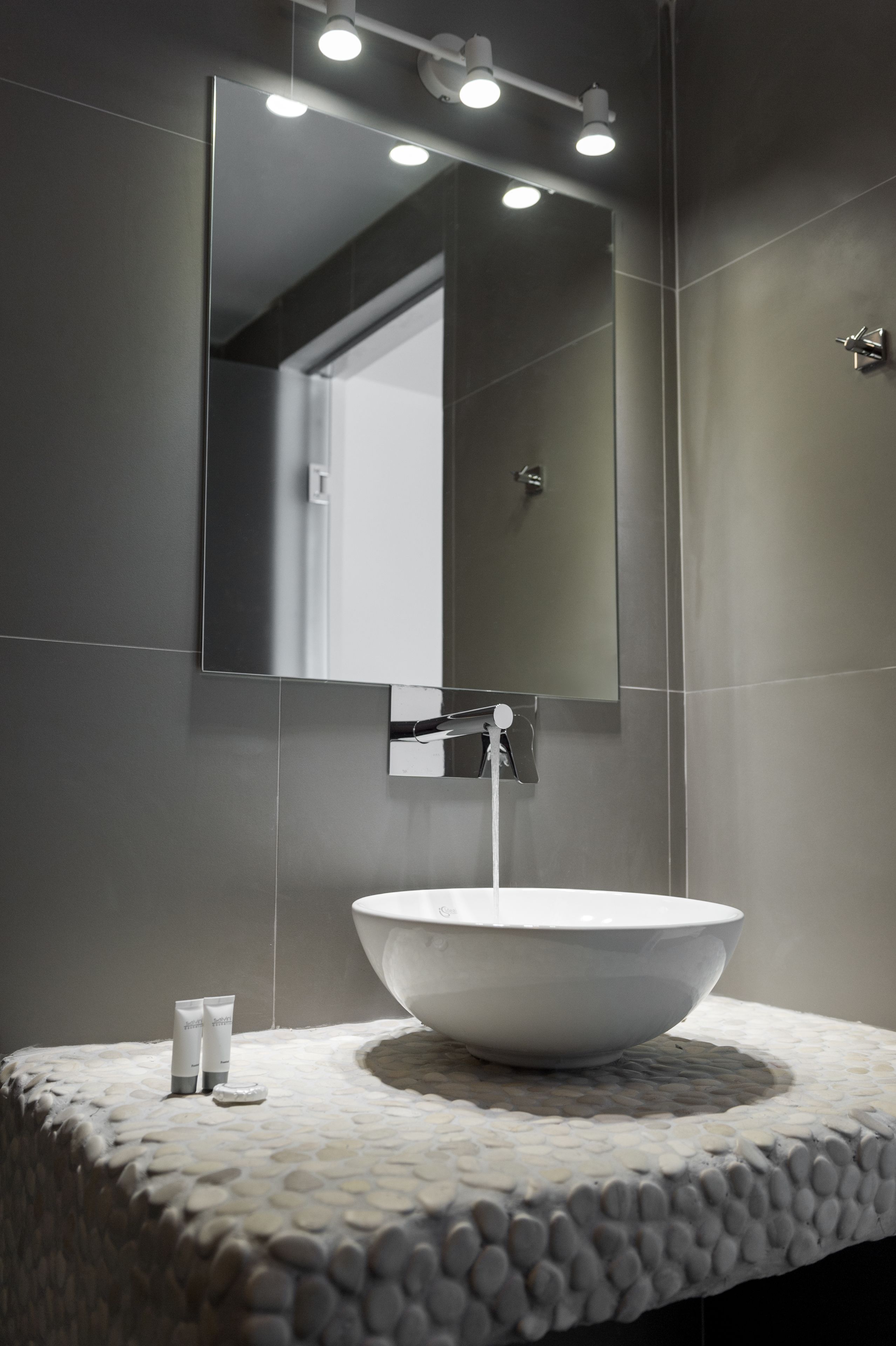 deluxe triple room | bathroom | shower, free toiletries, towels