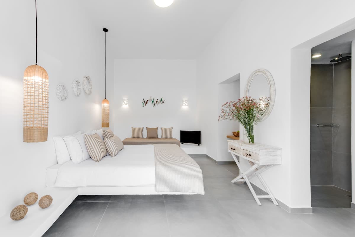 triple room | in-room safe, soundproofing, free wifi, bed sheets