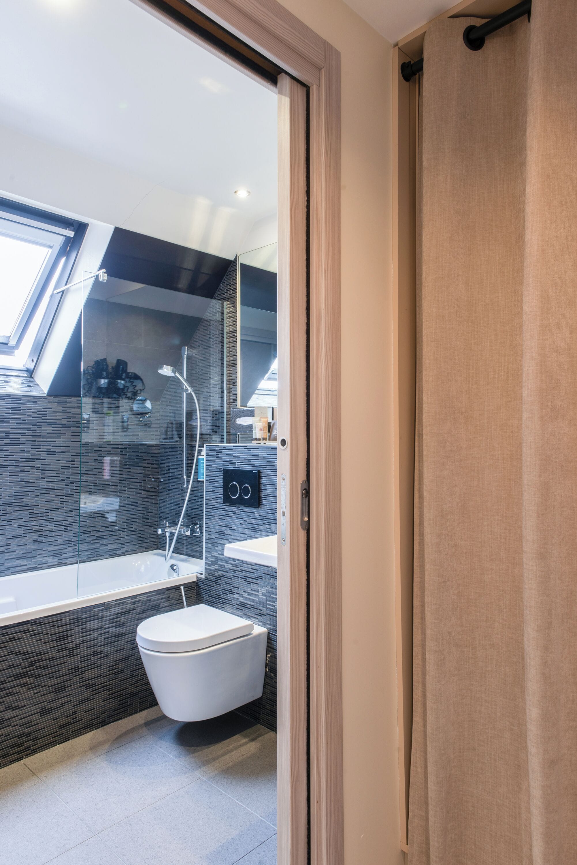 double or twin room, balcony | bathroom | shower, hair dryer, towels