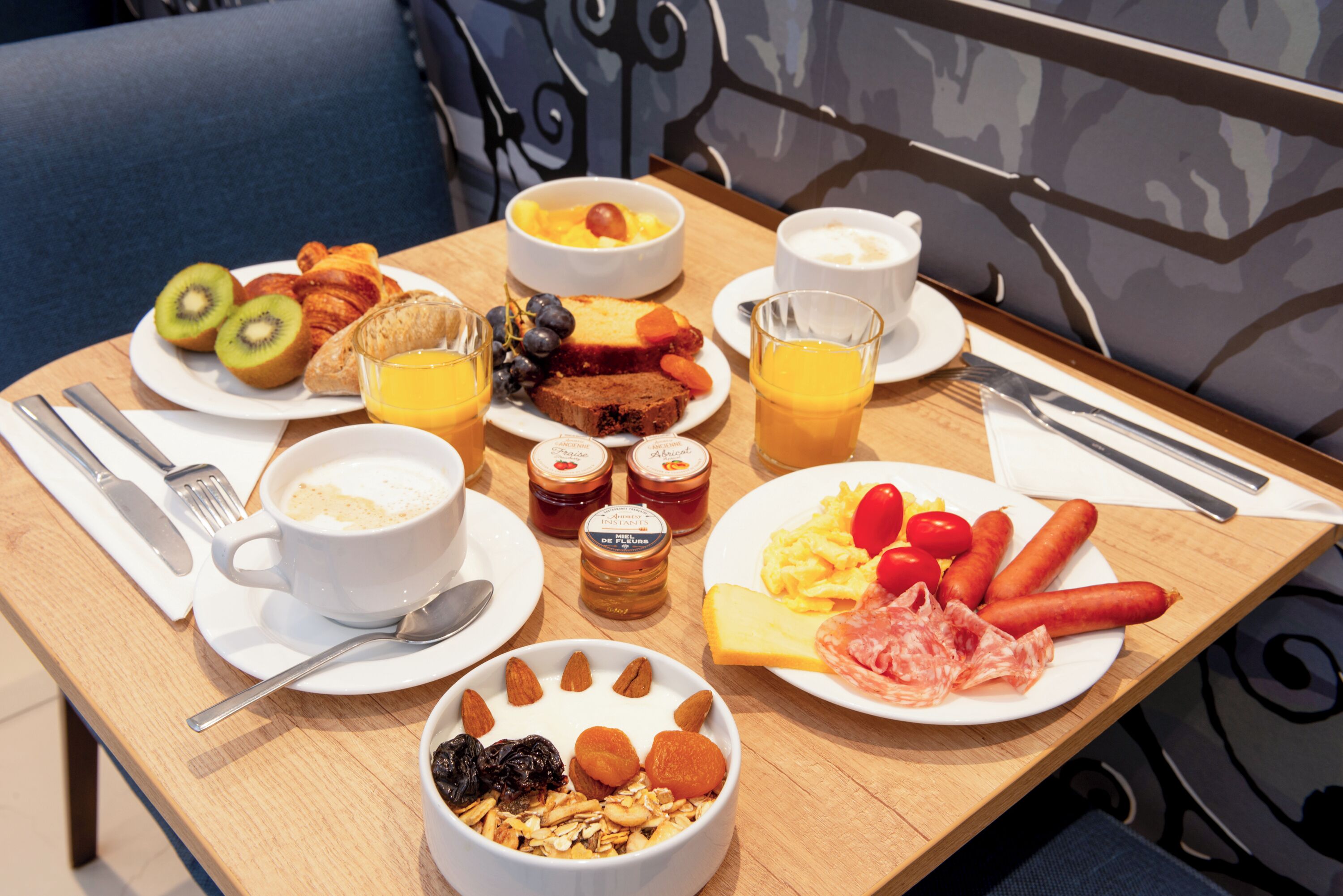 daily buffet breakfast (eur 16.00 per person)