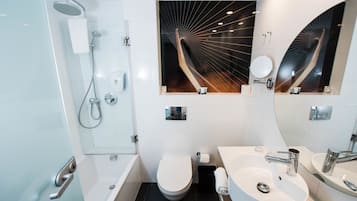 Classic Room | Bathroom
