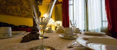 Free daily local cuisine breakfast