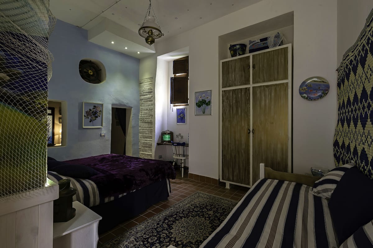 Matelas mémoire de forme, minibar, coffres-forts dans les chambres