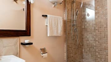 Classic Double Room | Bathroom | Free toiletries, hair dryer, slippers, towels
