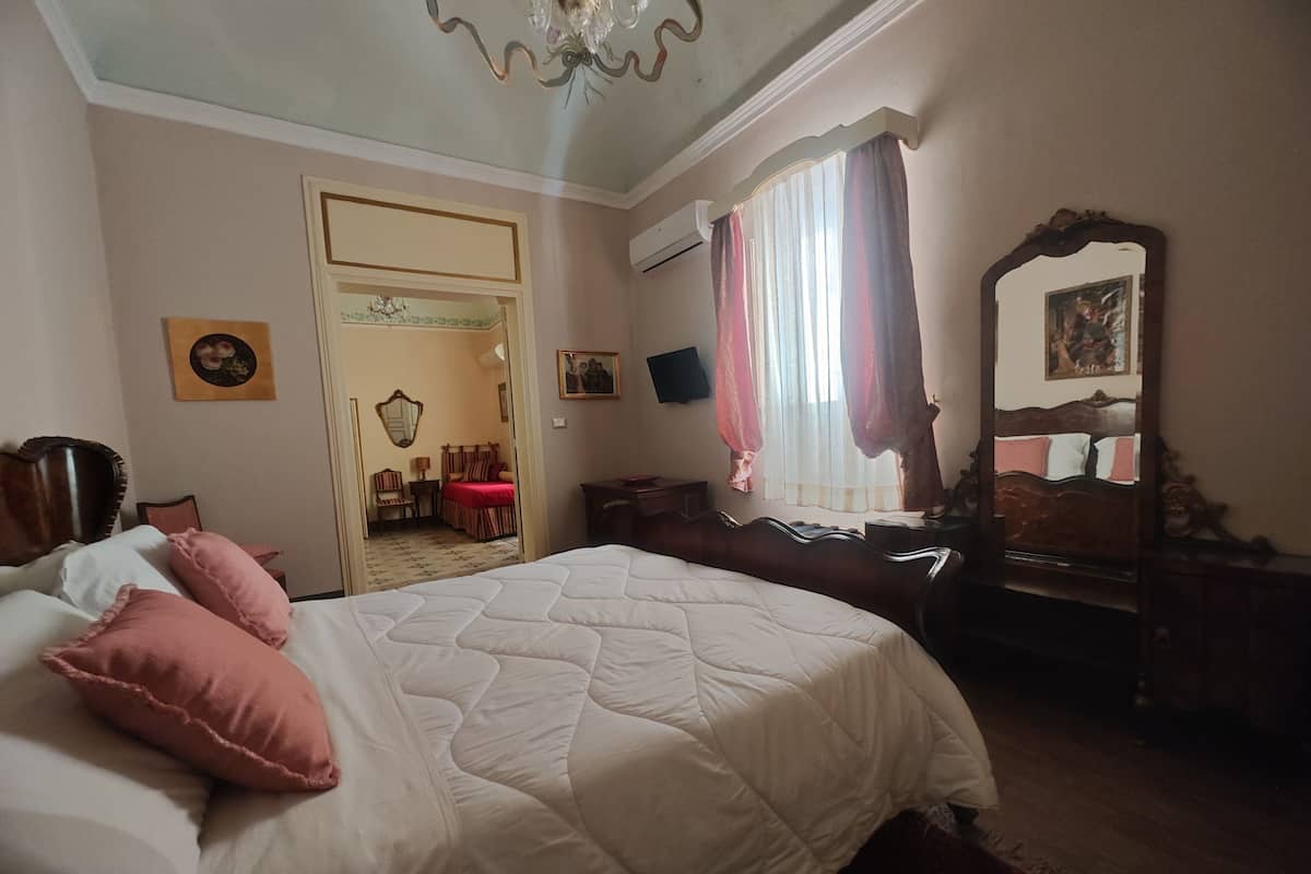 Classic Quadruple Room