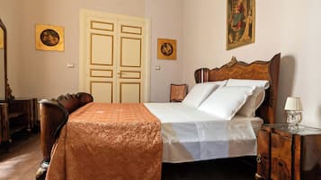 Classic-Vierbettzimmer | Betten mit Memory-Foam-Matratzen, Minibar, Zimmersafe, kostenloses WLAN