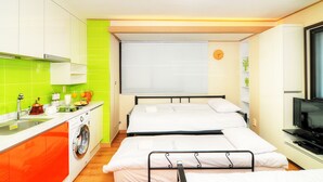 Triple Room | Soundproofing, WiFi (free) - Hostel KW Sinsa (Seoul)