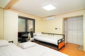 Triple Room | Soundproofing, free WiFi
