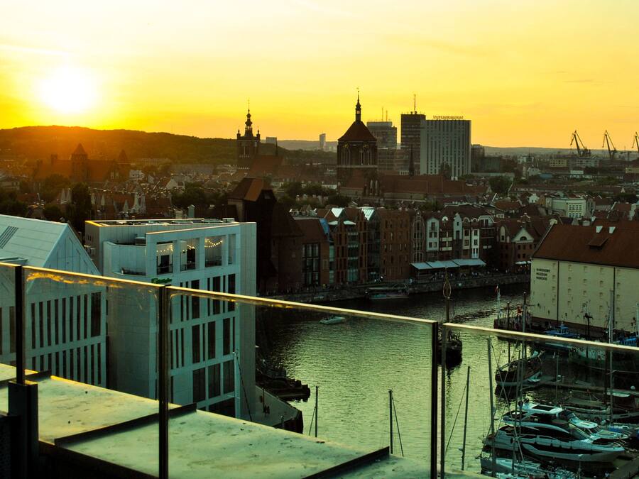 Local and international cuisine, al fresco dining