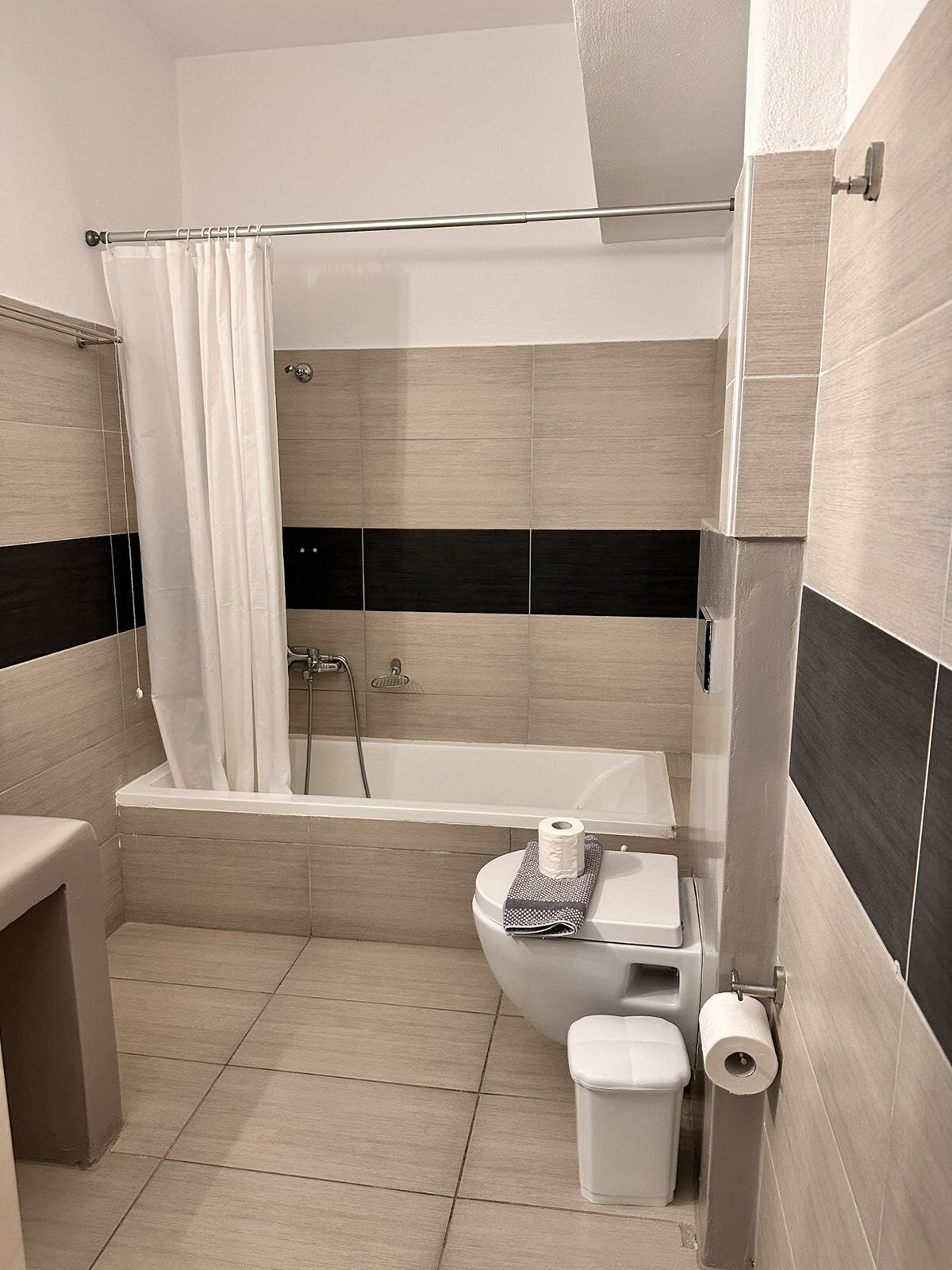 double room, sea view | bathroom | bathtub, free toiletries, hair dryer, slippers