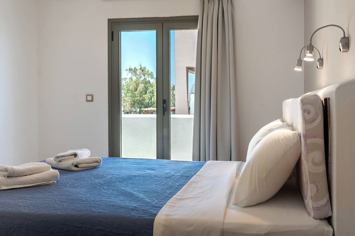 economy double room | in-room safe, blackout curtains, soundproofing, iron/ironing board