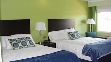 Choose from the Bonnie & Clyde, Marilyn Monroe, the Bogey and Bacall, or the Newman & Redford room | Desk, blackout drapes, soundproofing, free WiFi