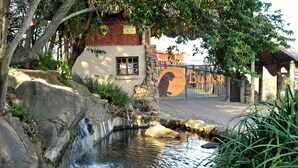 Unclassified image, 5 of 129, button - Bundu Lodge (Mbombela)