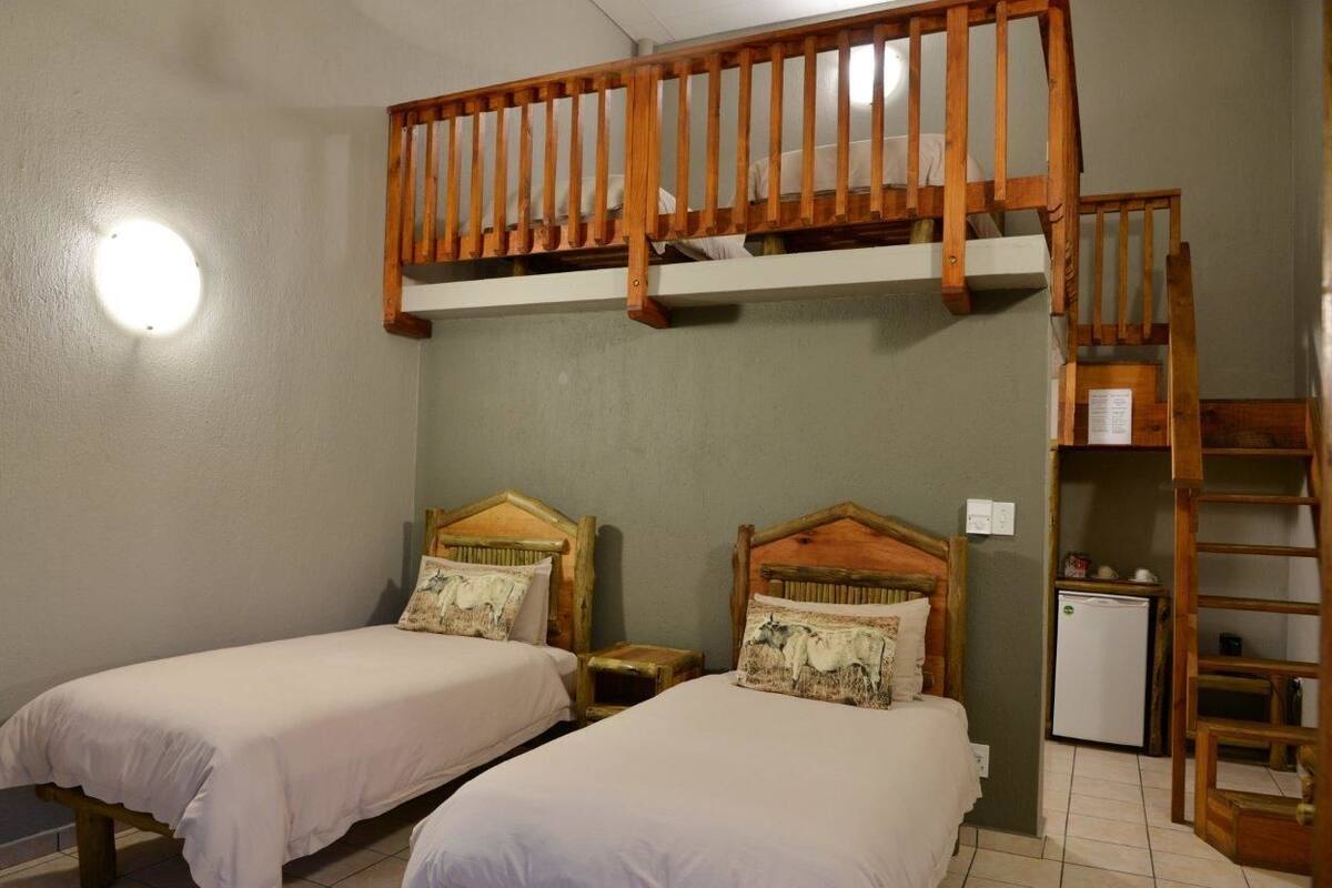 Standard Room (4 Sleeper) | Desk, soundproofing, WiFi (free), bed sheets