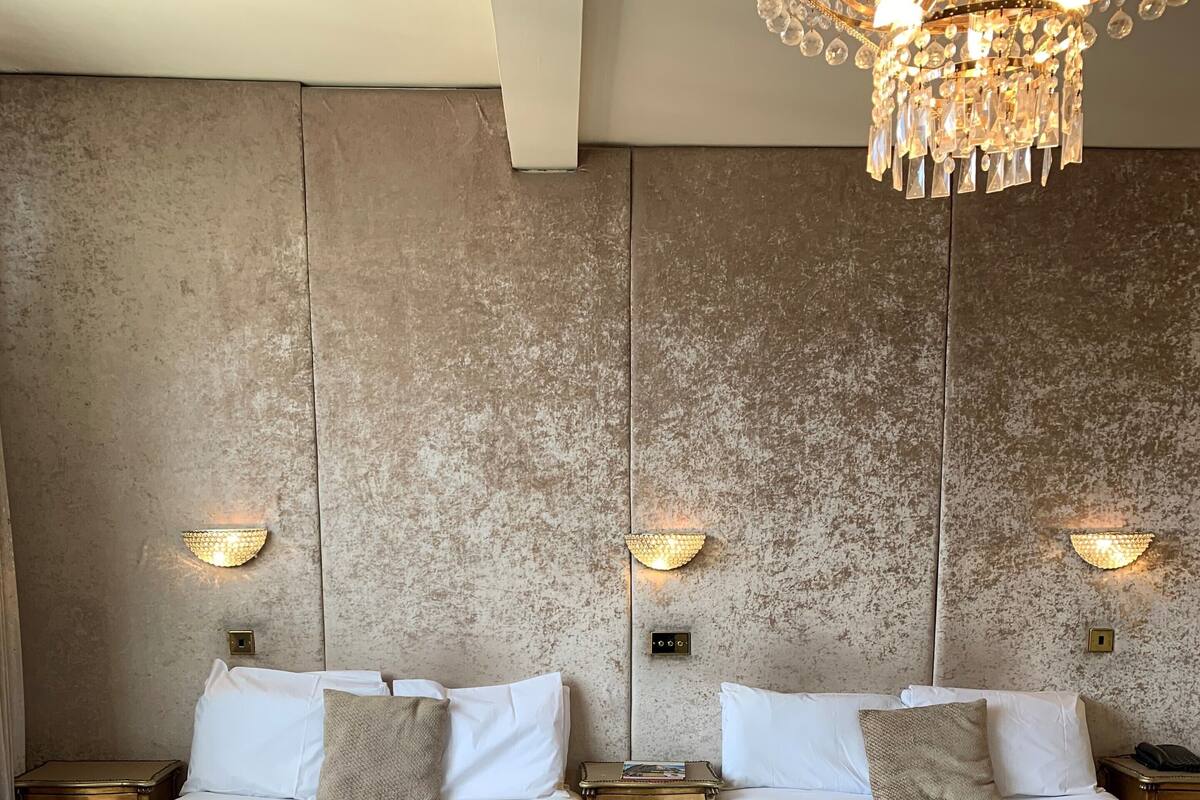 Quarter Room (Sleeps 5) | In-room safe, blackout drapes, WiFi (free), individually decorated
