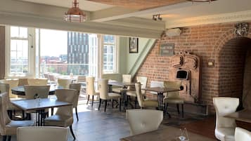 Daily buffet breakfast for a fee