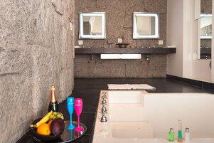 Egyptian cotton sheets, premium bedding, minibar, in-room safe