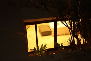 小型套房 | 埃及棉床单、高档床上用品、迷你吧、客房内保险箱