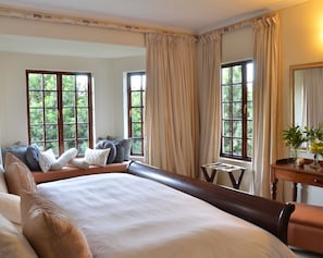 Executive suite | 1 slaapkamer, lakens van Egyptisch katoen, luxe beddengoed, donsdekens