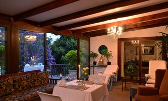 Couples treatment rooms, sauna, hot tub, steam room, body treatments