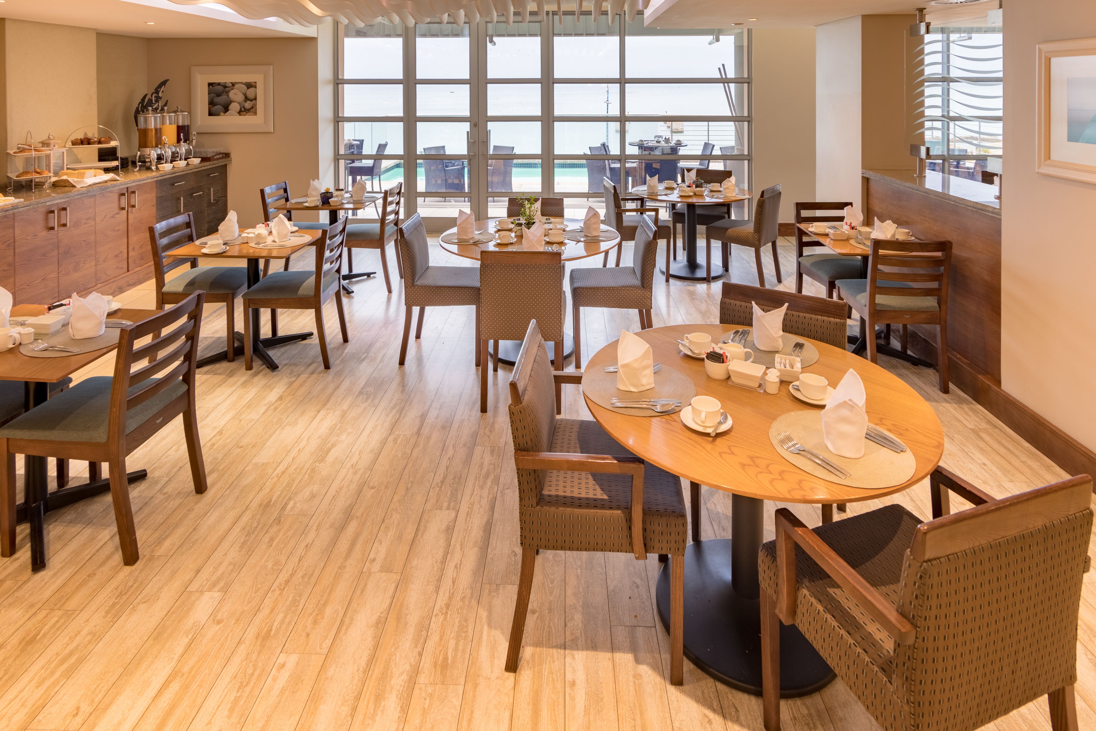 daily buffet breakfast for a fee