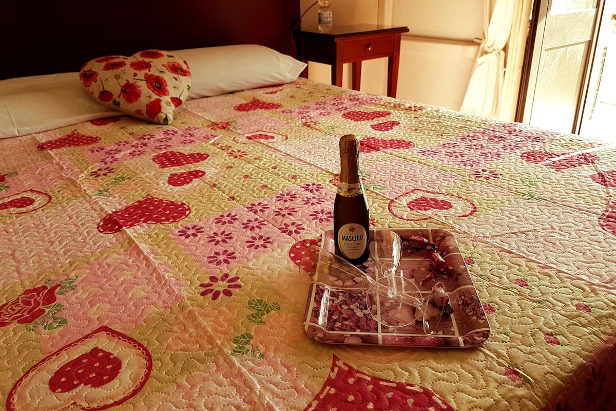 Double Room, Balcony | Minibar, in-room safe, desk, blackout drapes