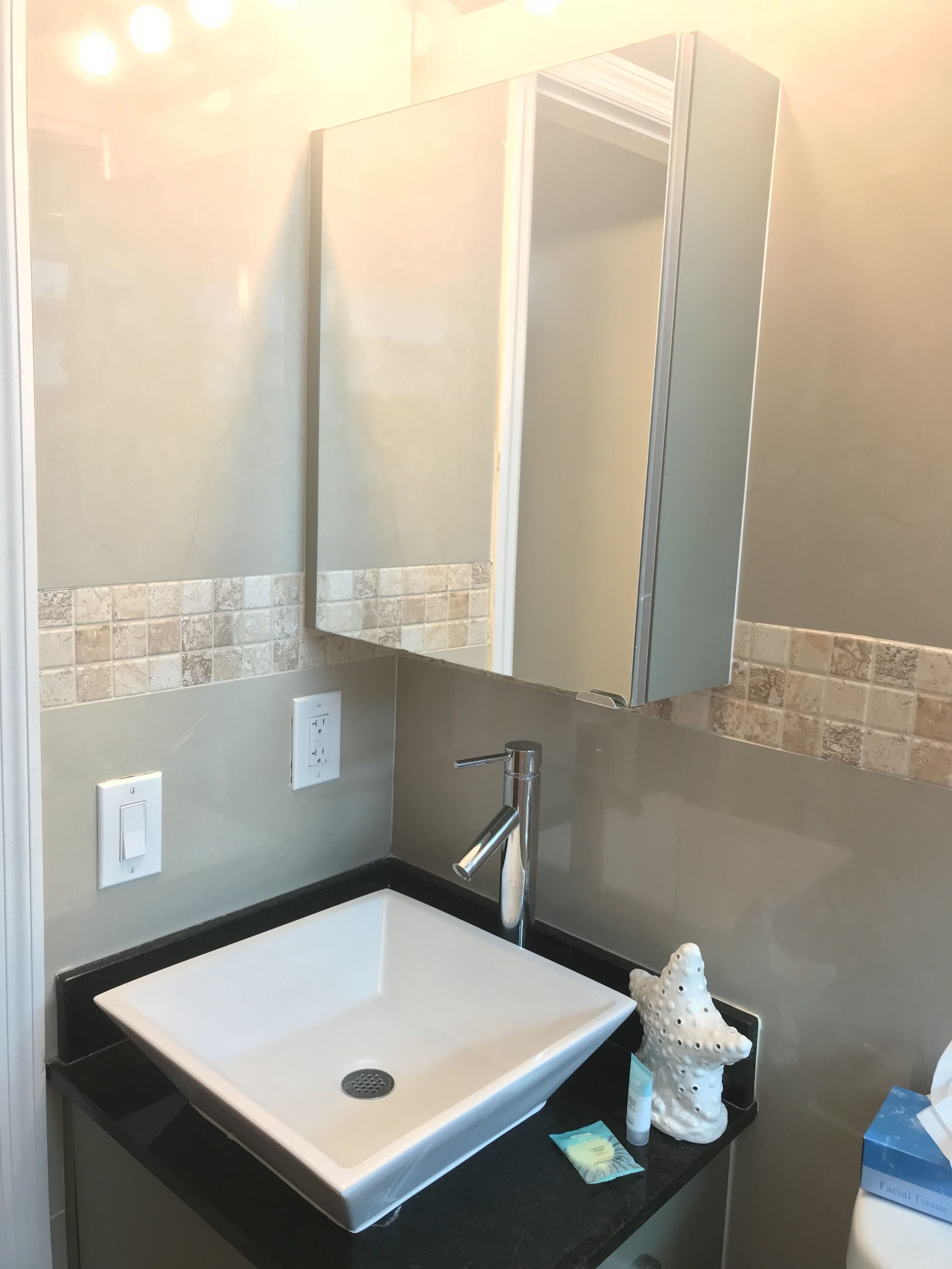 queen studio pool: 1 queen bed  | bathroom | shower, free toiletries, hair dryer, towels