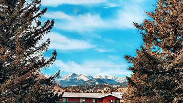 Balcony Queen | Mountain view
