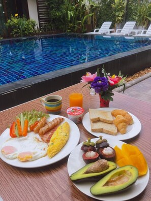 Breakfast, lunch and dinner served - BB Mantra (Chiang Mai)