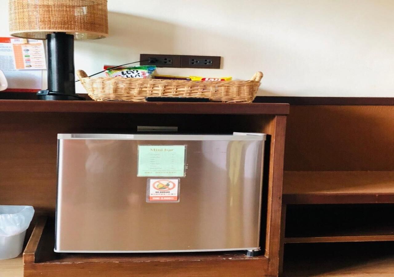 minibar, desk, free wifi, bed sheets