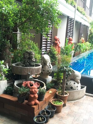 Breakfast, lunch and dinner served  - BB Mantra (Chiang Mai)