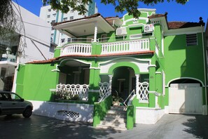 Front of property - Pousada Beira Mar (Santos)