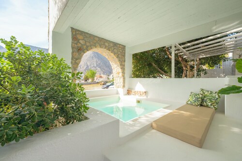 Loukas & Emma Eco Houses