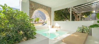 Loukas & Emma Eco Houses