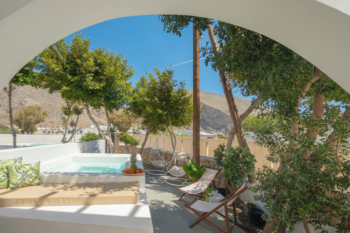 Deluxe Apartment, 3 Bedrooms, Hot Tub | Terrace/patio