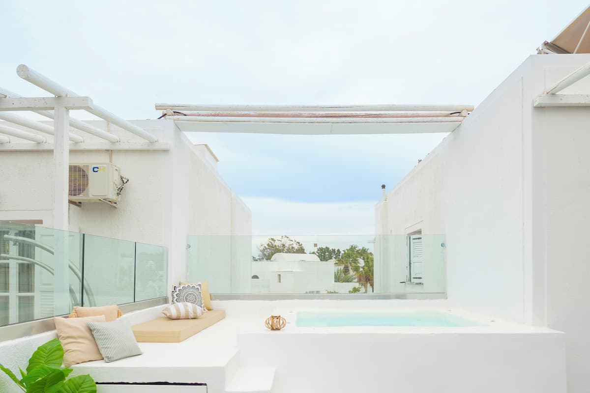 Luxury Apartment | Terrace/patio