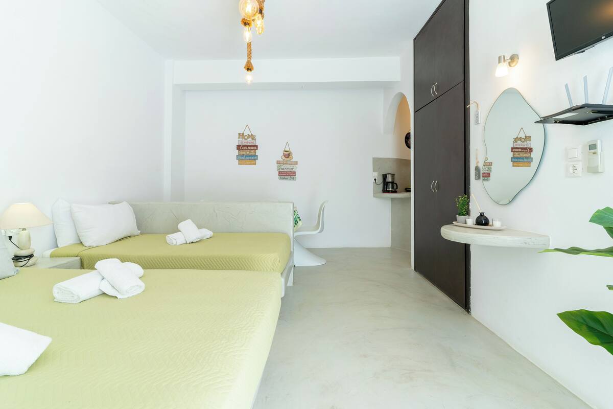 Studio Suite Superior | Bộ đồ giường cao cấp, két bảo mật tại phòng, màn/rèm cản sáng