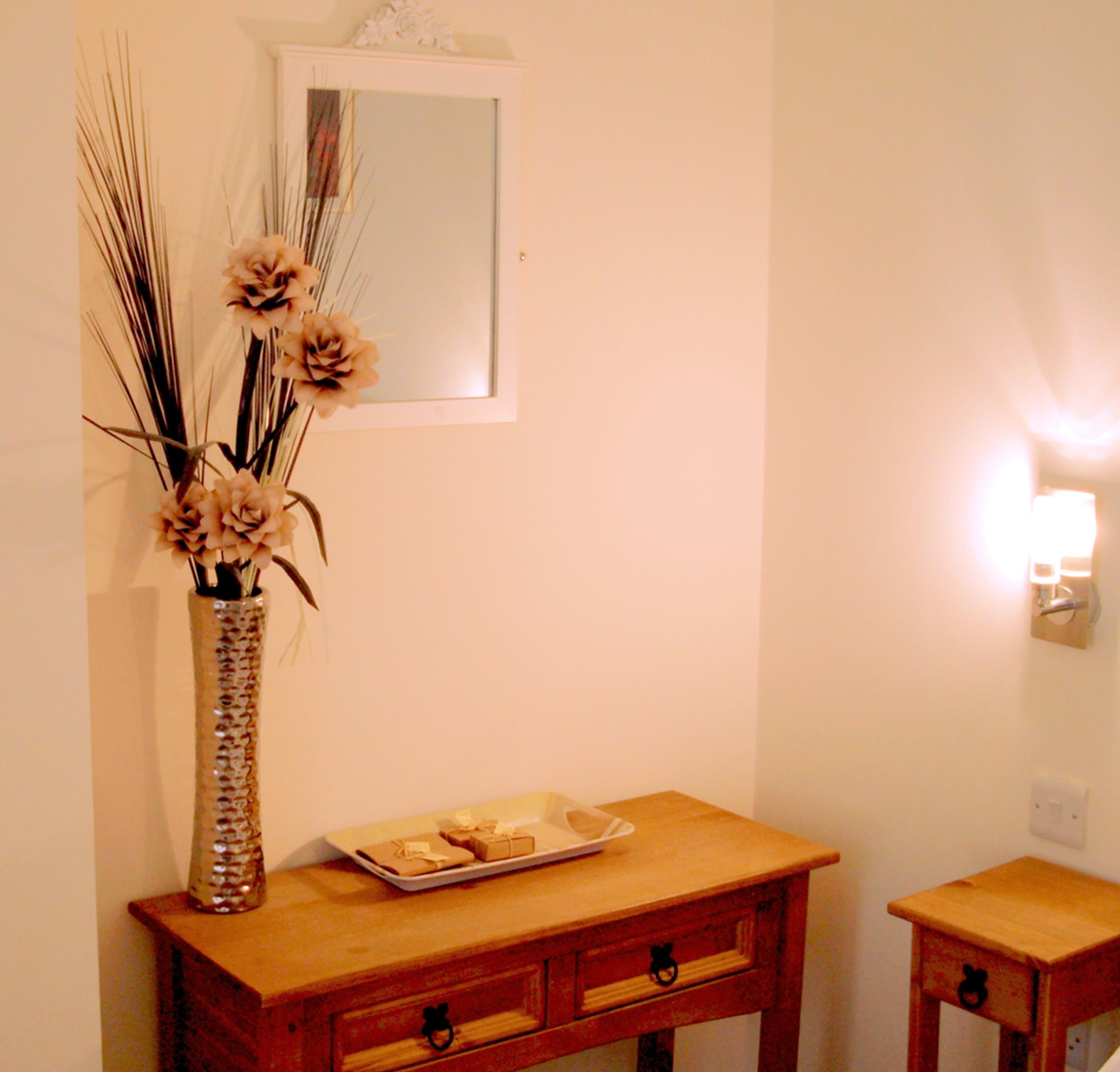 Junior Suite | 1 bedroom, desk, iron/ironing board, free cribs/infant beds