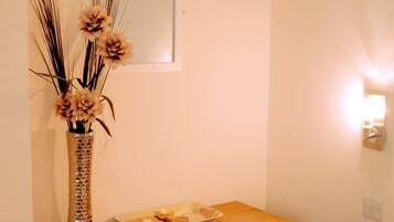 Junior Suite | 1 bedroom, desk, iron/ironing board, free cribs/infant beds