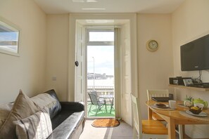 1 bedroom, desk, iron/ironing board, free cribs/infant beds