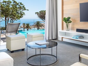 One Bed Penthouse Pool Suite | Premium bedding, minibar, in-room safe, desk - South Beach Camps Bay Boutique Hotel (Cape Town)