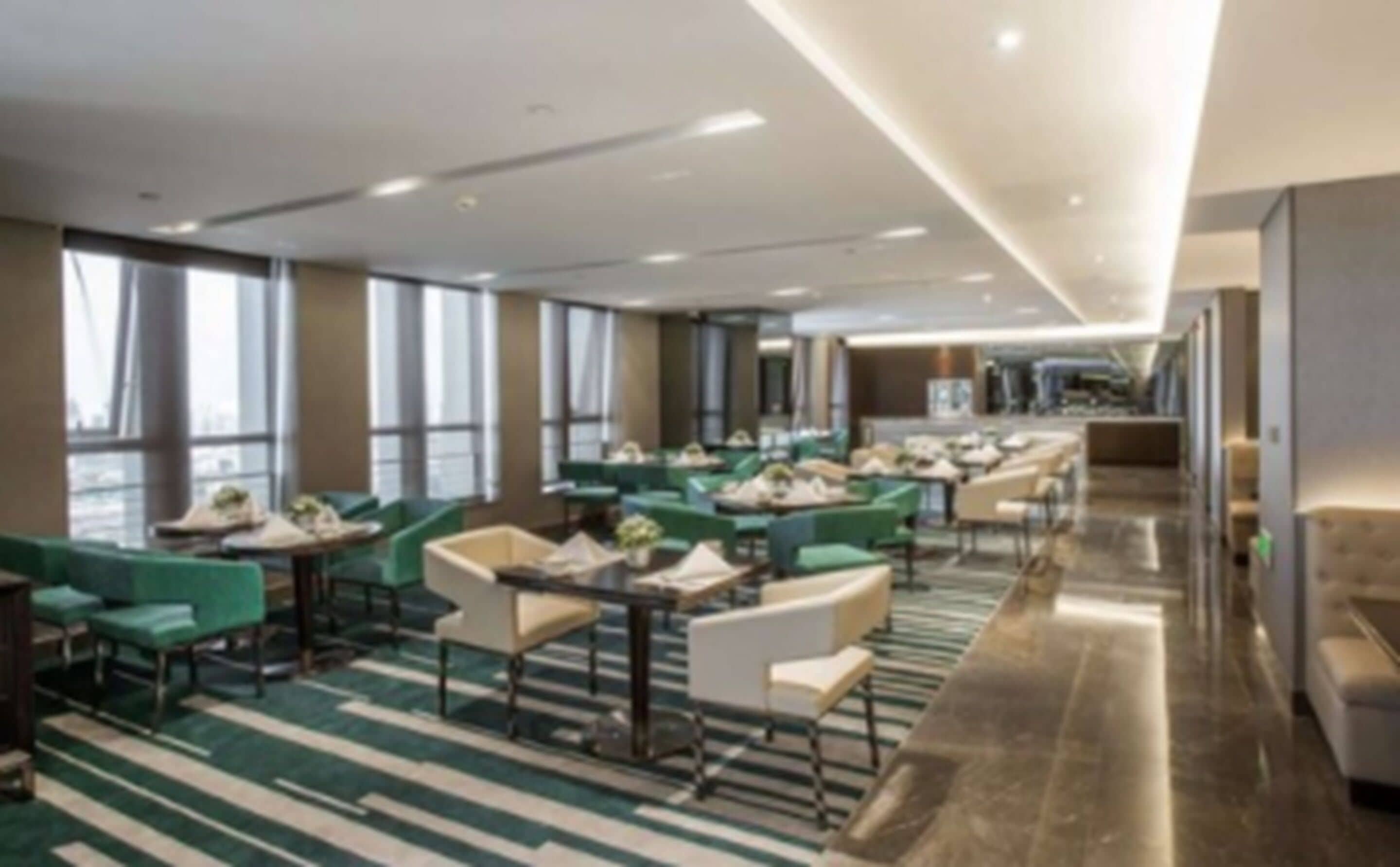 lobby lounge, garden views, open daily