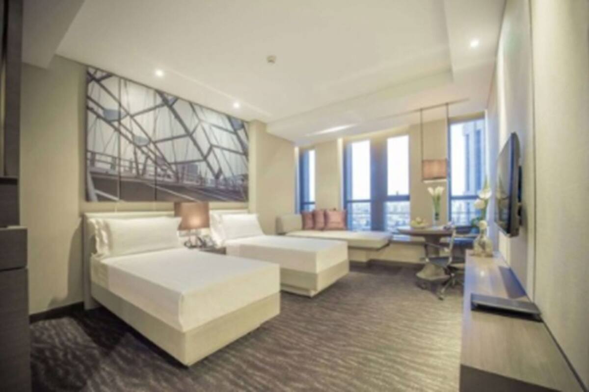 1 bedroom, premium bedding, down comforters, in-room safe