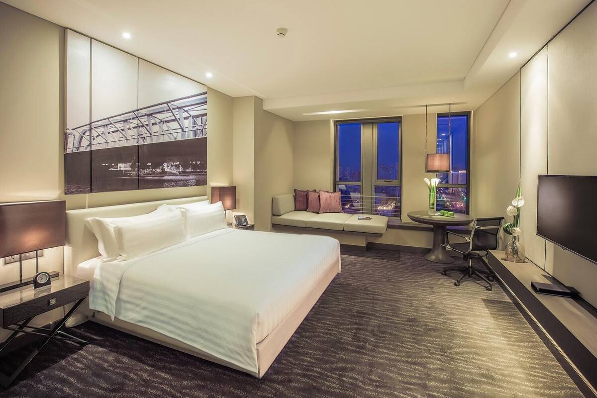 1 bedroom, premium bedding, down duvets, in-room safe