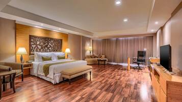 Premium bedding, minibar, in-room safe, desk