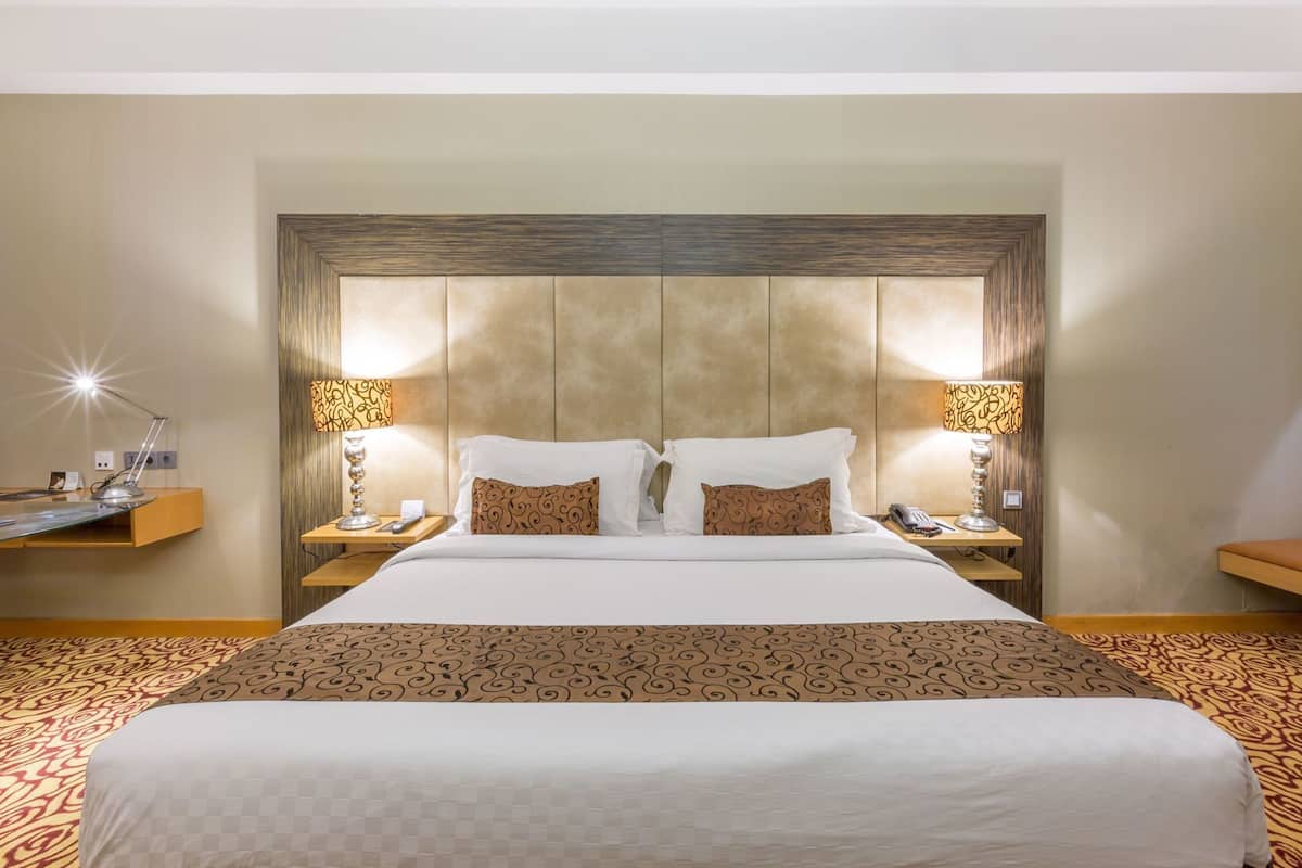 Premium bedding, minibar, in-room safe, desk