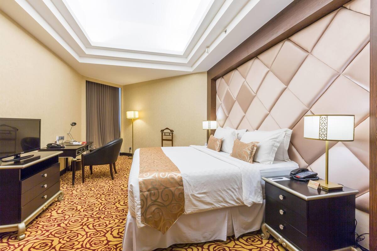 Premium bedding, minibar, in-room safe, desk