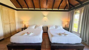 Habitación doble, vista al jardín | Caja de seguridad en la habitación y cunas gratuitas