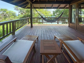 Minibar, coffres-forts dans les chambres, chambres insonorisées